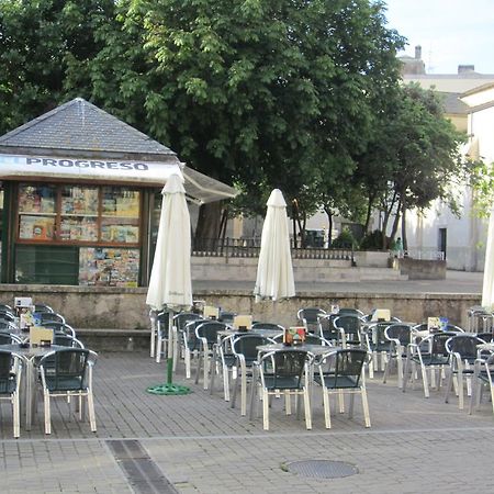 Hostal Linares Ribadeo Buitenkant foto