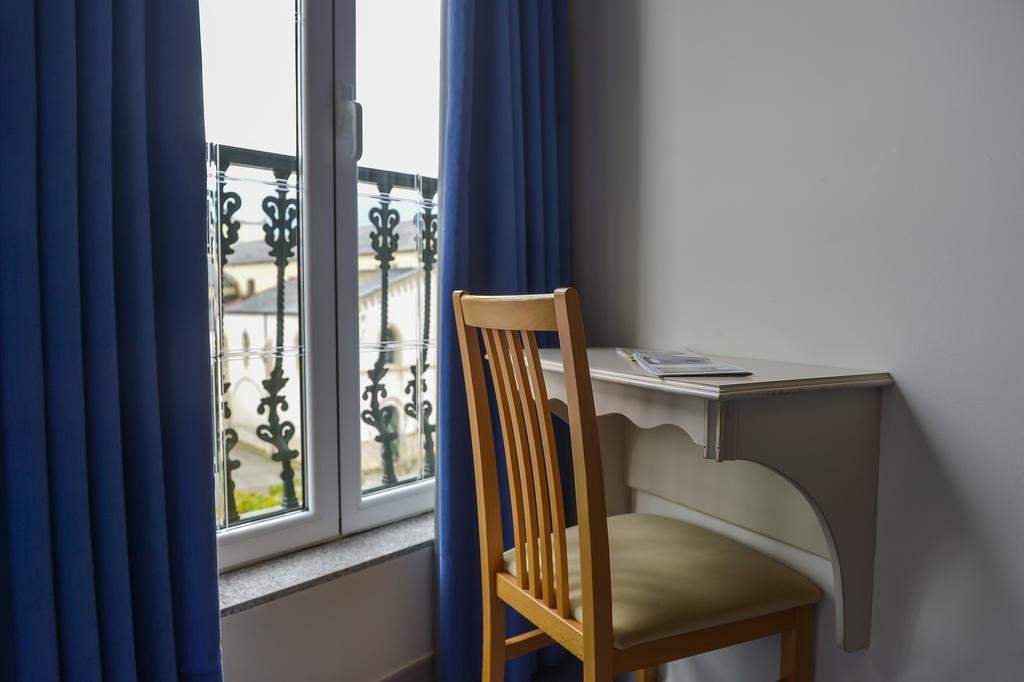 Hostal Linares Ribadeo Buitenkant foto