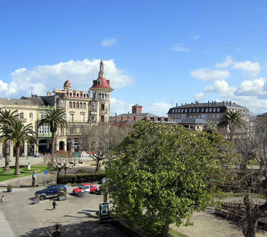 Hostal Linares Ribadeo Buitenkant foto